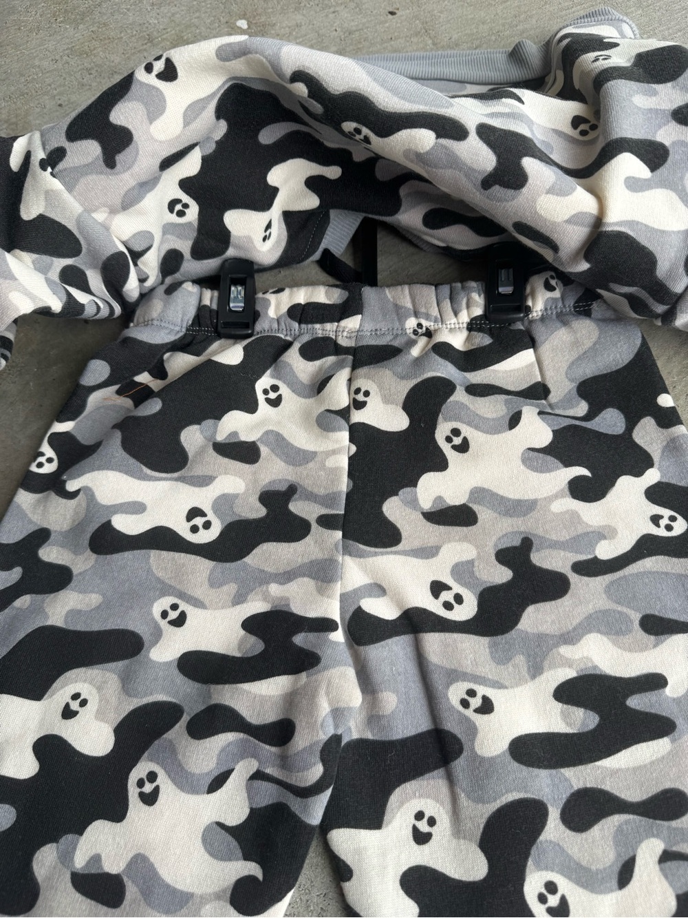 Kids Ghost Camo Sweatshirt & Jogger Set - Gray Black White 5T Halloween - Picture 6 of 10